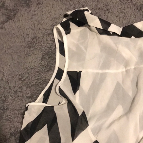 A lose Blouse - Picture 3 of 4